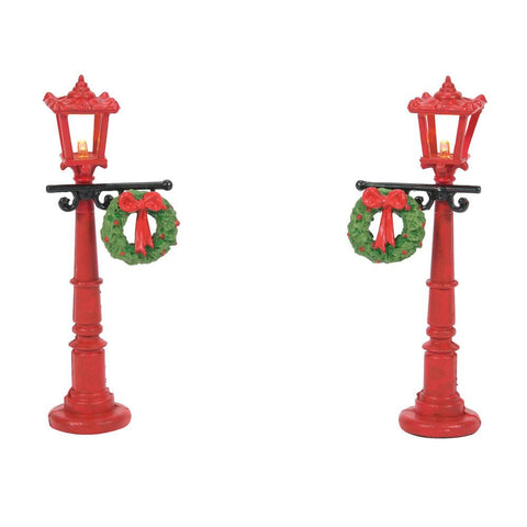 Village Accessory: Red Street Lamps With Wreaths, Set Of 2